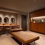 فندق شيراتون بحيرة