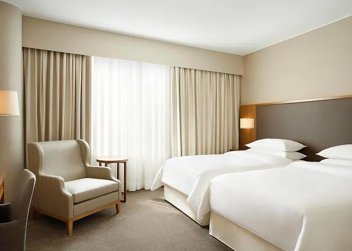 Sheraton מלון 4*